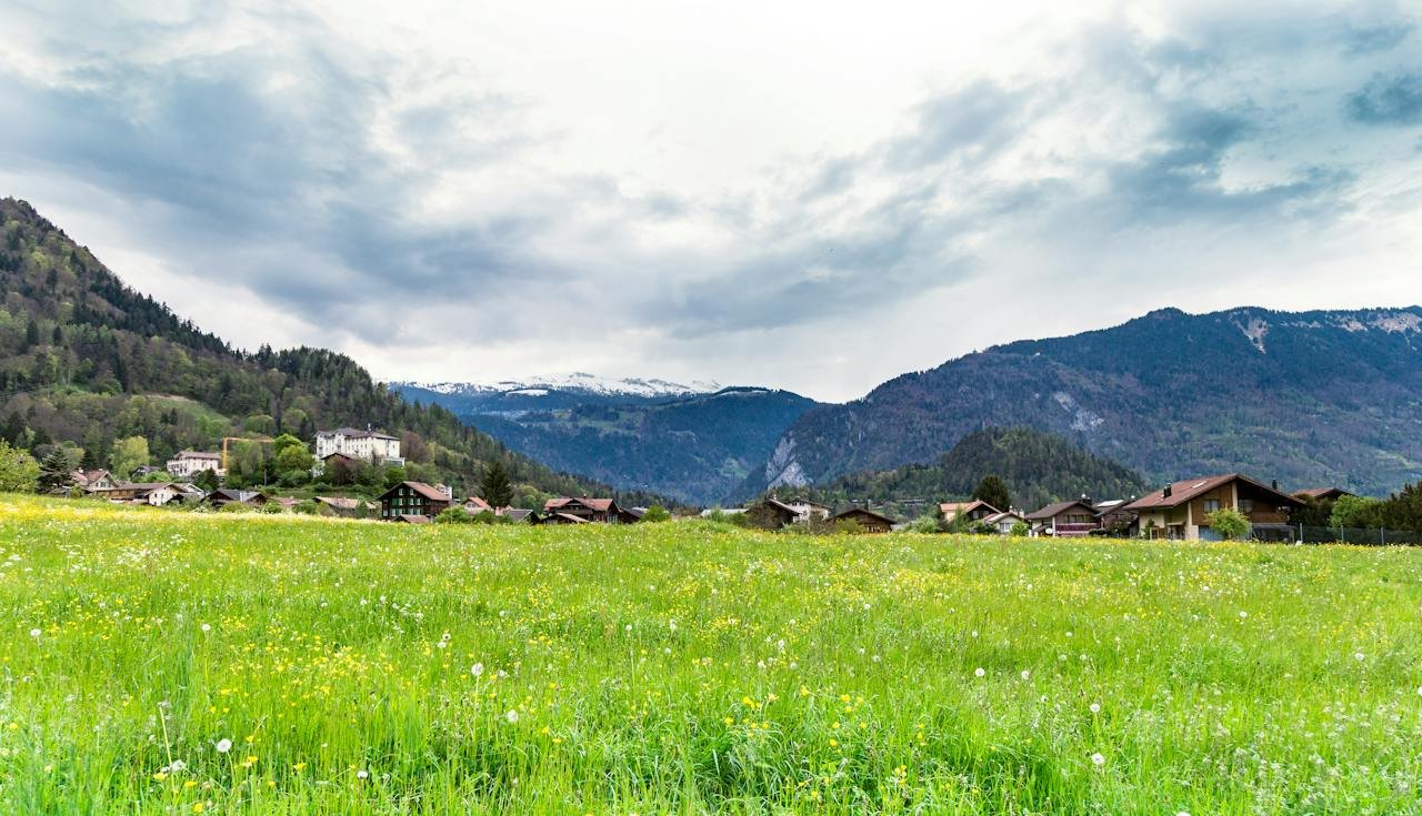 Read more about the article Petualangan Indah di Negeri Swiss: Memburu Keindahan di Tengah Pegunungan Alpen